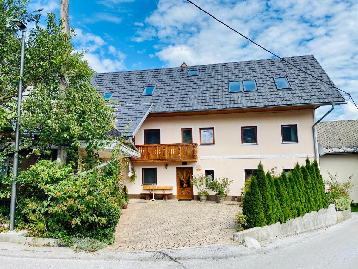 Guesthouse Sabine - Pr' Skminc Bohinjska Bela Zewnętrze zdjęcie