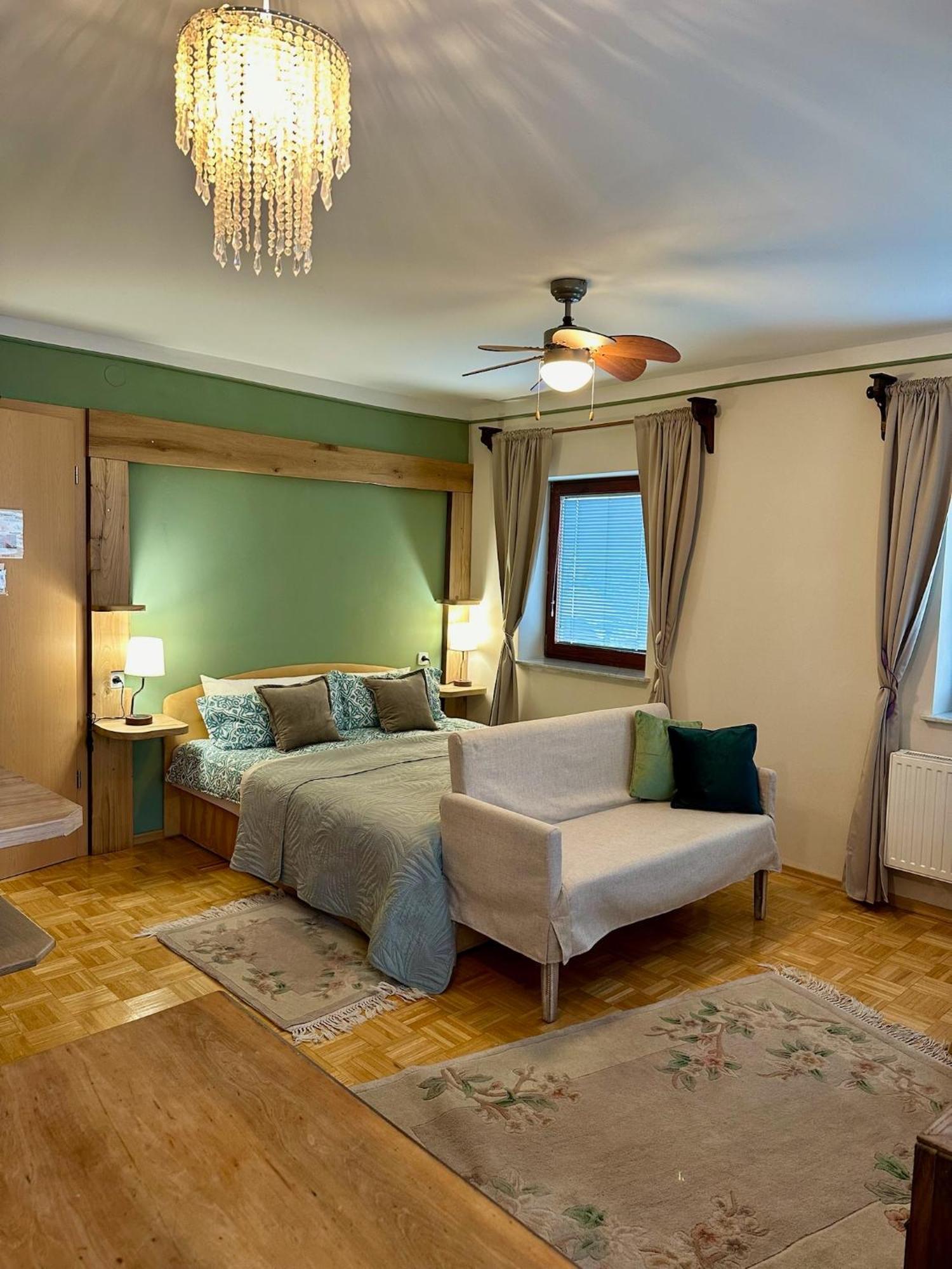 Guesthouse Sabine - Pr' Skminc Bohinjska Bela Zewnętrze zdjęcie