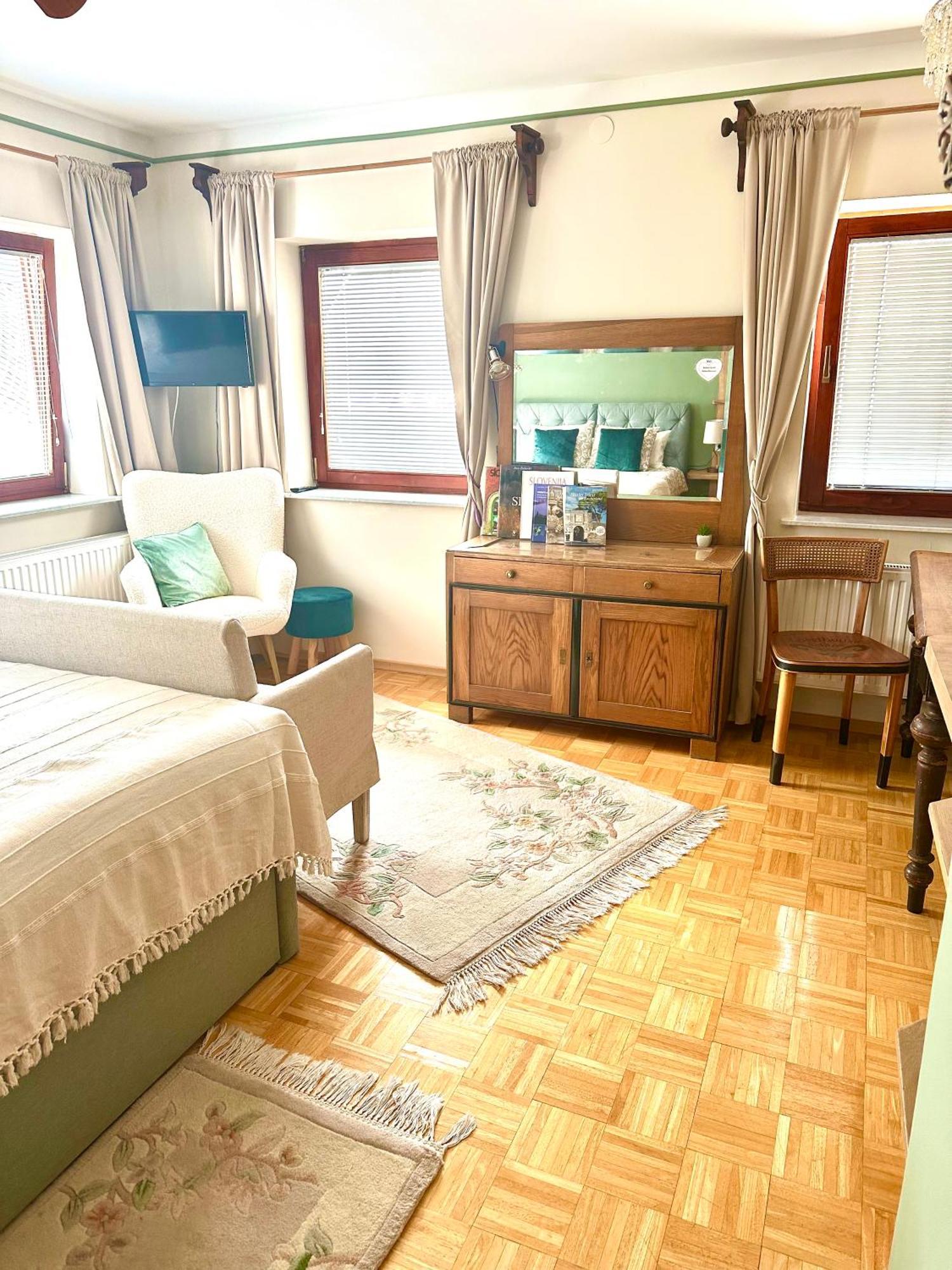 Guesthouse Sabine - Pr' Skminc Bohinjska Bela Zewnętrze zdjęcie